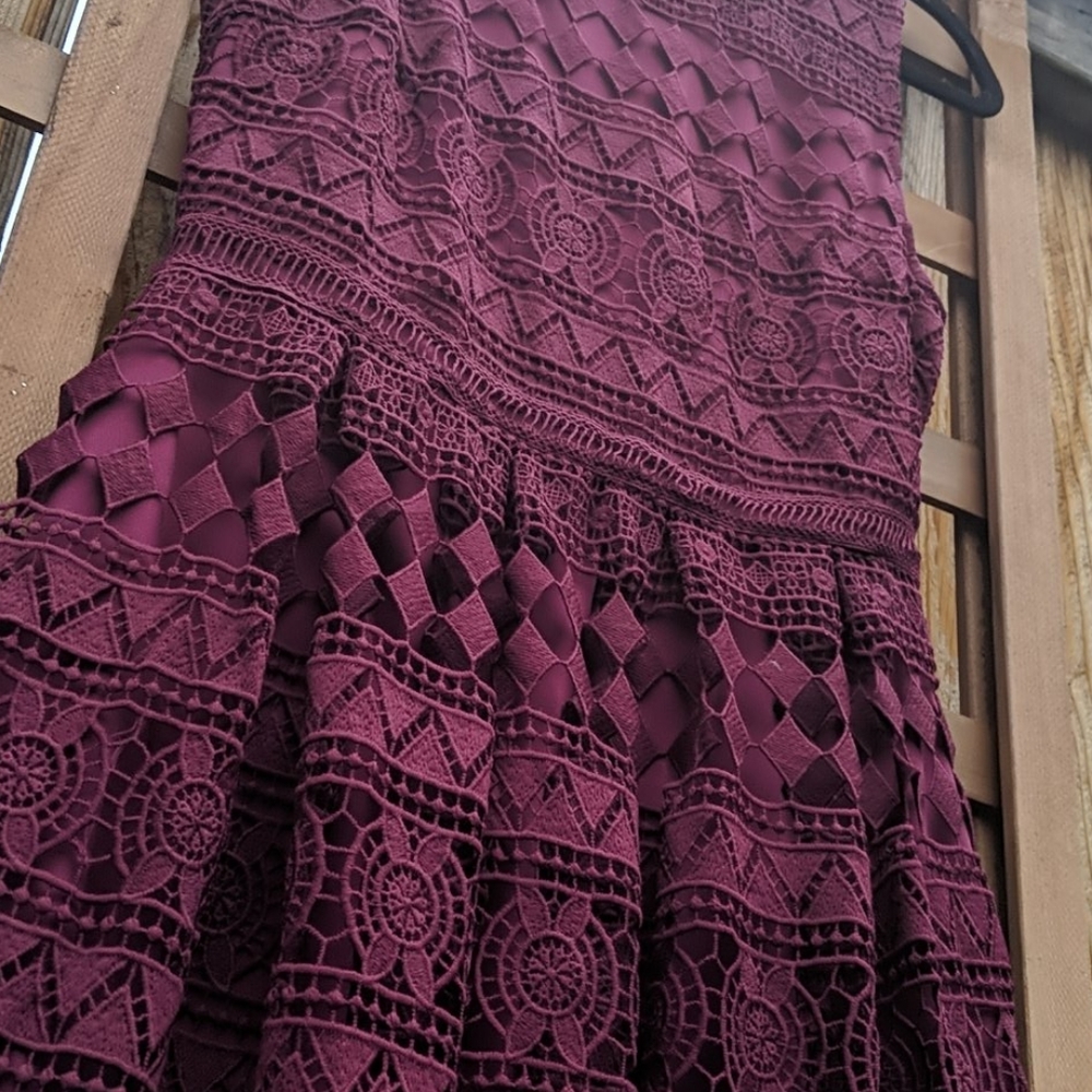 Lulu's Dress - Picture 5 of 6